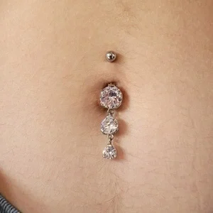 Nordik Piercing: banane avec pendentif en cristaux blancs pour piercing nombril